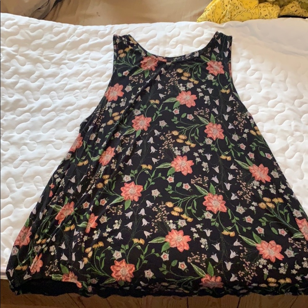 Women’s floral tunic tank top